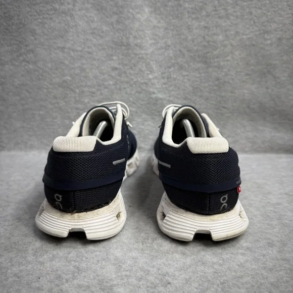 On Running Shoes Mens Size 9.5 Cloud 5 Navy Blue White Low Top Athletic Sneakers - Picture 5 of 10